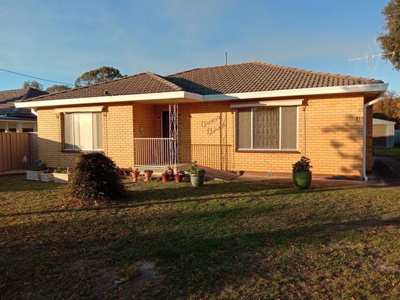 11 LEWIS STREET, Euroa, Vic 3666 House for Sale