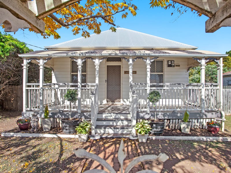 10 Albert Street, Newtown, Qld 4350