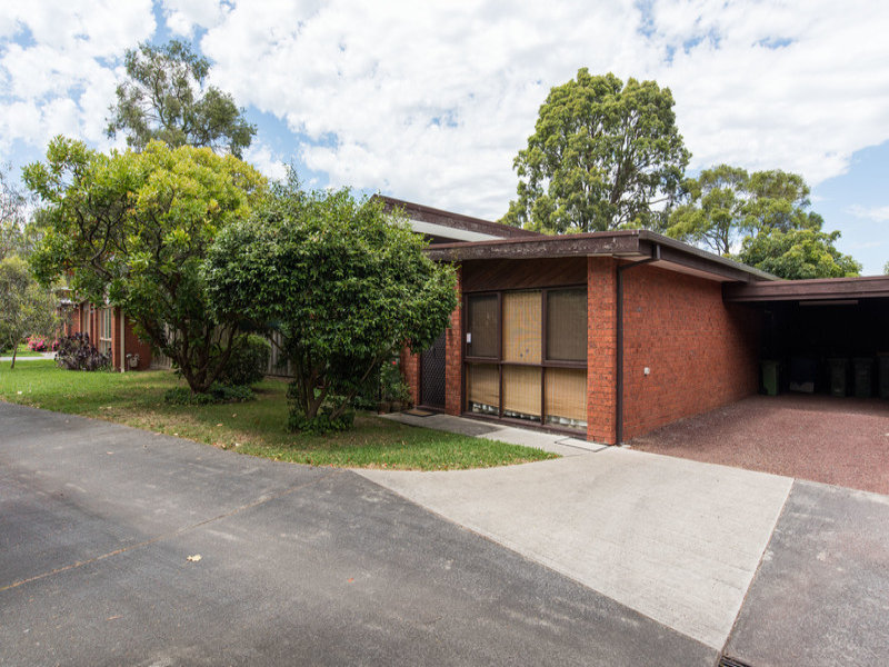 2/61 Mountain View Road, Kilsyth, VIC 3137