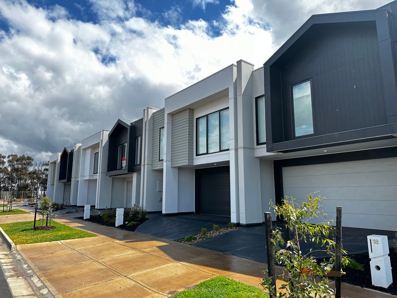 18 Carlingford Crescent, Bonnie Brook, Vic 3335 House for Rent