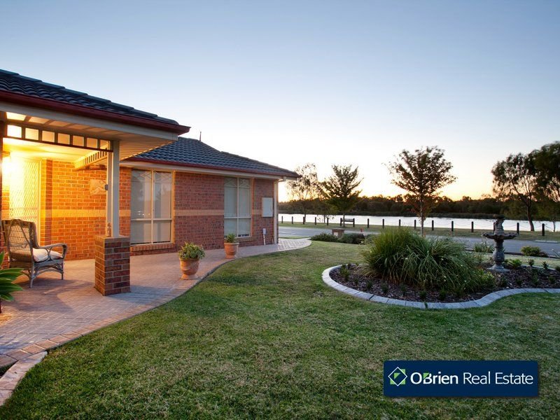 38 Moondarra Drive, Berwick, Vic 3806 Property Details