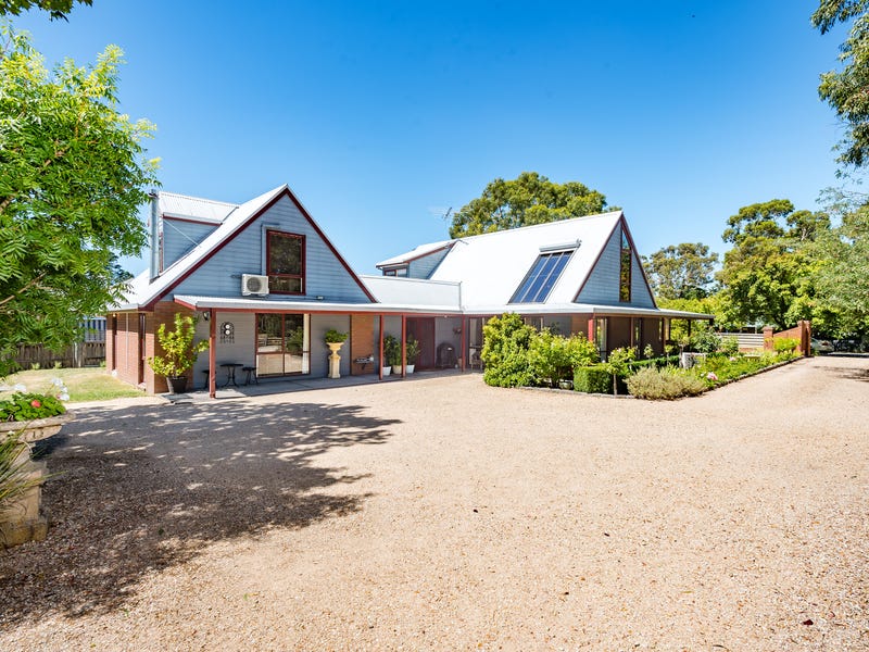 60 Victoria Street, Macedon, VIC 3440