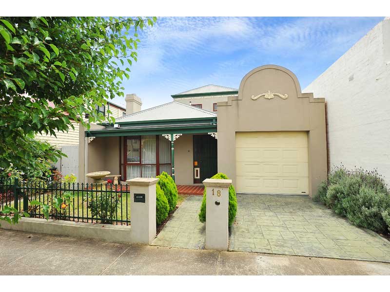 18 Davies Street, Newport, VIC 3015