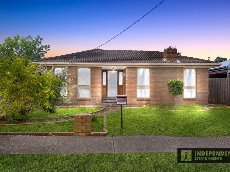 6 Risson Street, Melton South, VIC 3338 - realestate.com.au