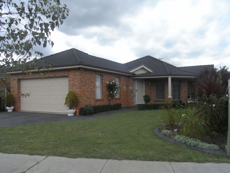 11 Vincent Blvd, Trafalgar, Vic 3824 Property Details