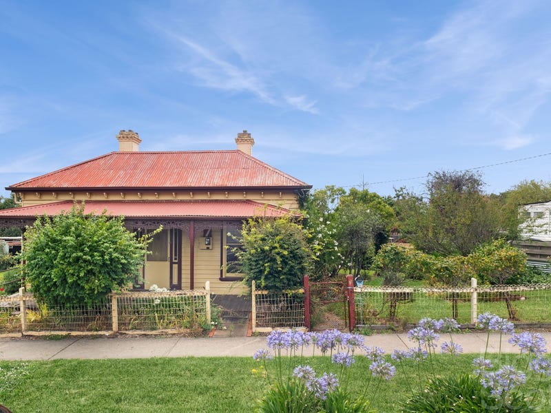 7 Howe Street, Daylesford, Vic 3460 House for Sale