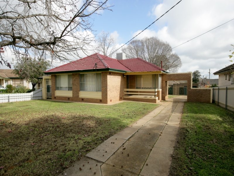 28 Nixon Crescent, Tolland, NSW 2650 Property Details