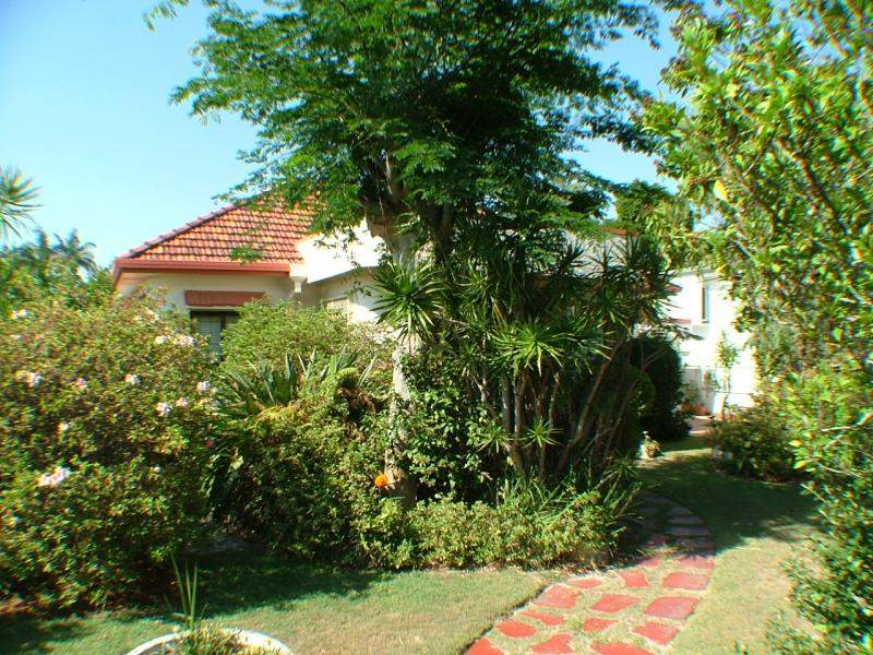 121 Anzac Avenue, Redcliffe, Qld 4020 Property Details