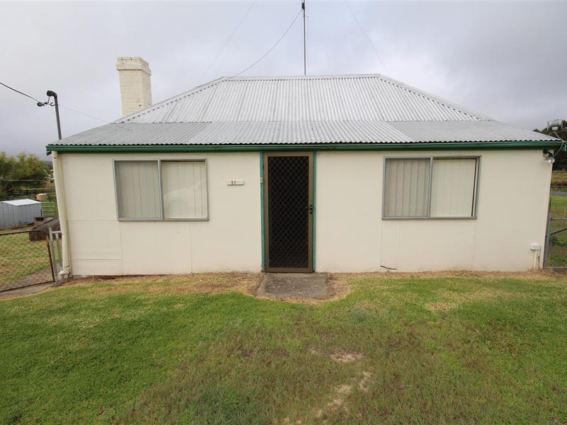 21 Martin Street, Tenterfield, NSW 2372