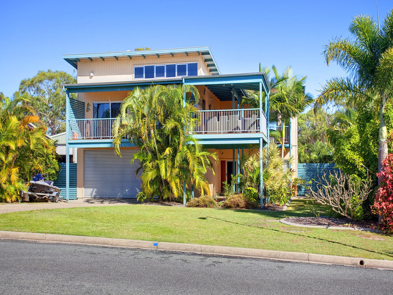 51 Bombala Cres, Rainbow Beach, QLD 4581