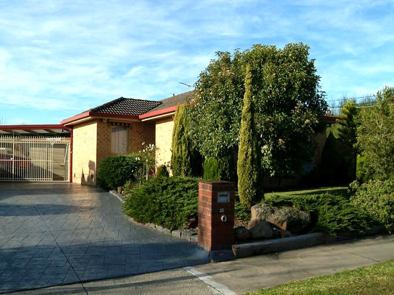 32 Cherry Tree Grove, Croydon, VIC 3136