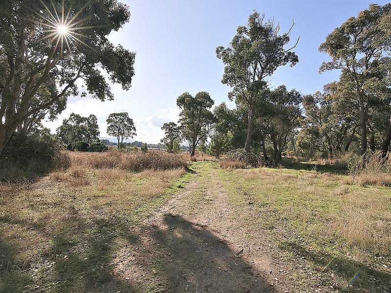  Thompson Street, Elphinstone, Vic 3448 Property Details