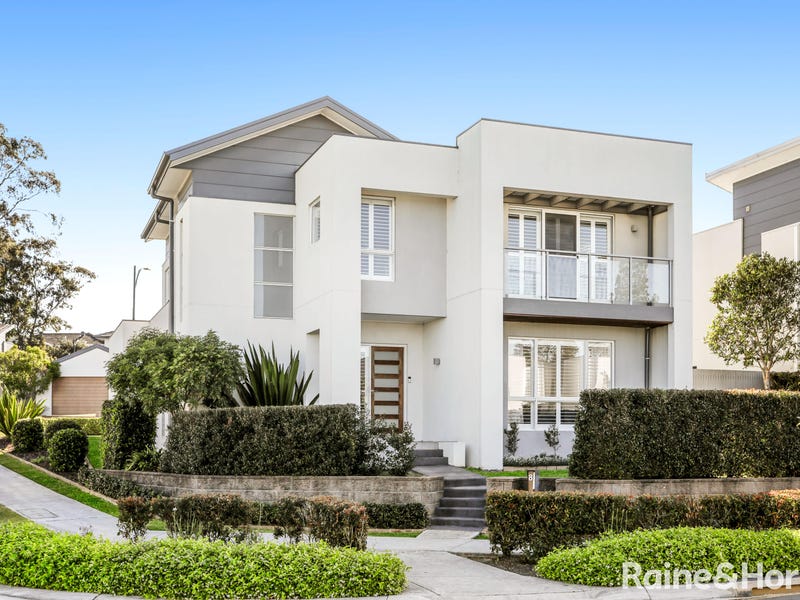 8 Greenview Drive, Moorebank, NSW 2170 Property Details