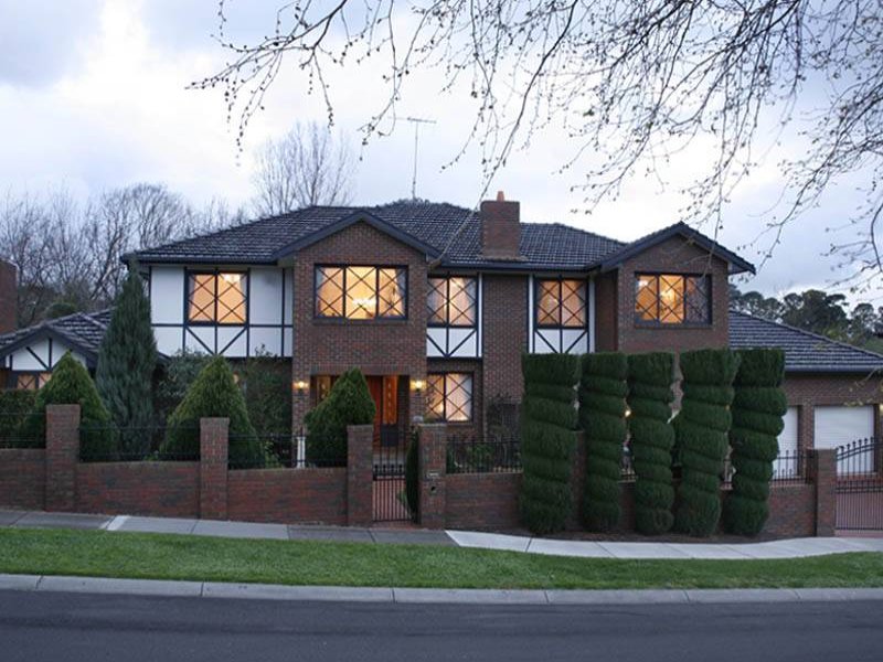 4850 Quarry Hills Drive, Berwick, Vic 3806 Property Details