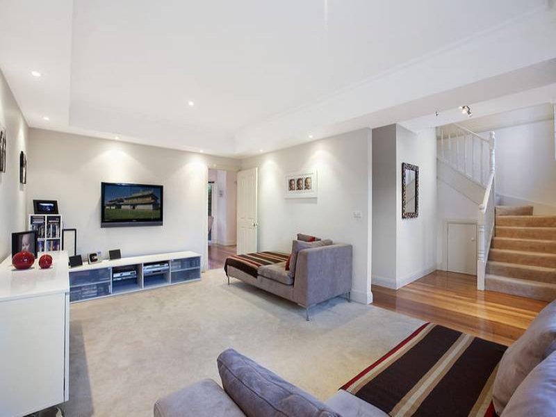 2 Eildon Street, Doncaster, Vic 3108 Property Details