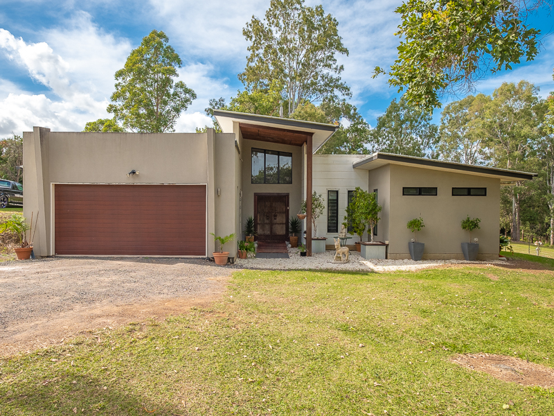 6 Rocklea Drive, Southside, Qld 4570 Property Details