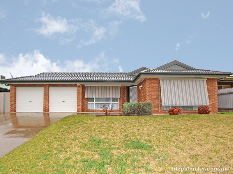 9 Kenneally Street, Kooringal, NSW 2650 Property Details