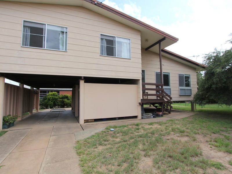 26 Centenary Drive Emerald Qld 4720 Realestate Com Au