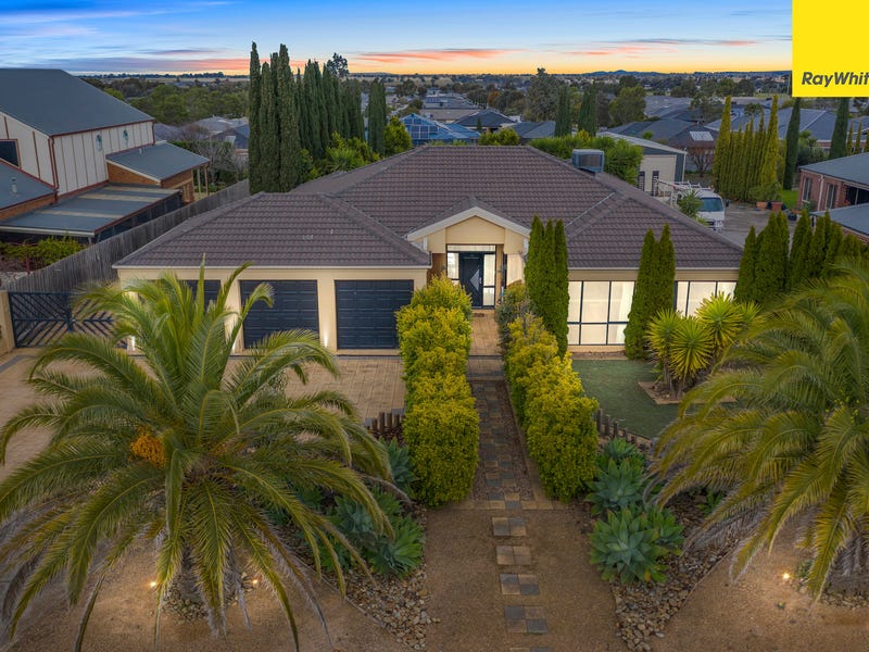 8 Runnymeade Lane, Brookfield, Vic 3338 Property Details