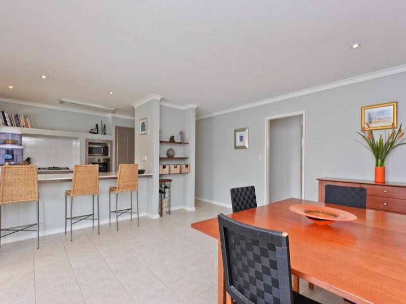 8 Ruthven Place, Duncraig, WA 6023