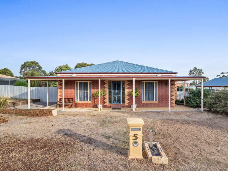 57 Franklin Street, Sailors Gully, VIC 3556