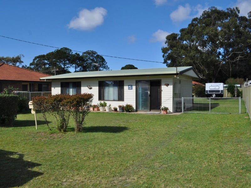 5 Third Avenue, Stuarts Point, NSW 2441
