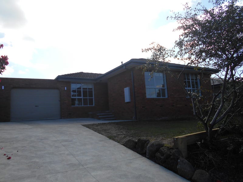 39 Thomas Mitchell Drive, Endeavour Hills, VIC 3802