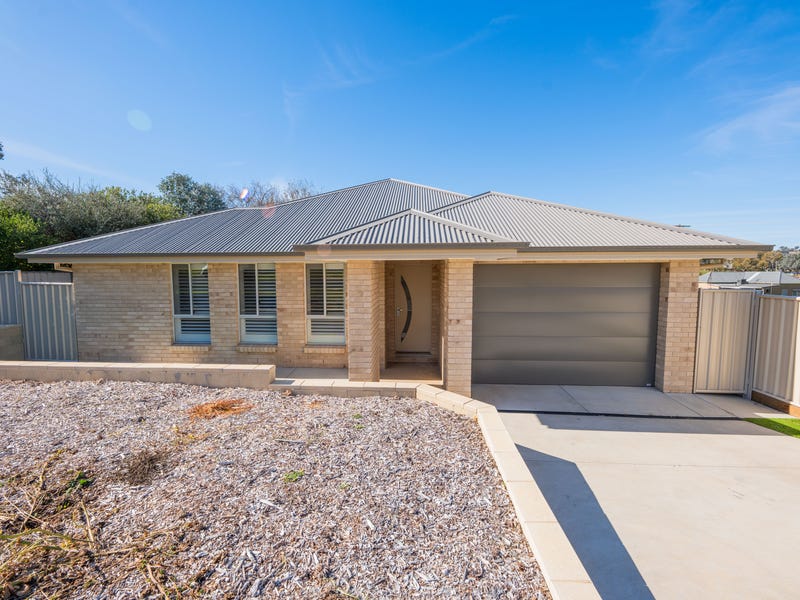 1 Burrett Street, Grenfell, NSW 2810 House for Sale