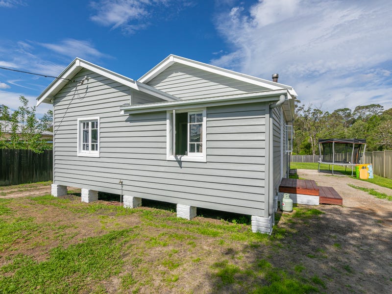 35 Leslie Street, Woodford, Qld 4514 Property Details