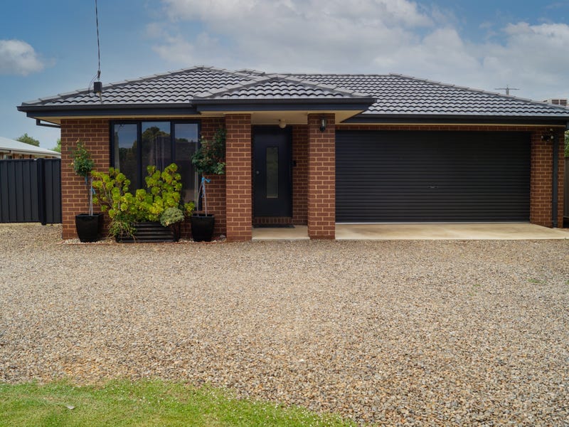 33 Moss Street, Numurkah, Vic 3636 House for Sale