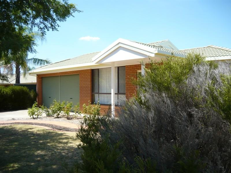 38 Saville Avenue, Lavington, NSW 2641 Property Details