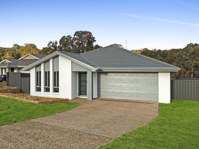 17 Schaefer Drive, Armidale, NSW 2350