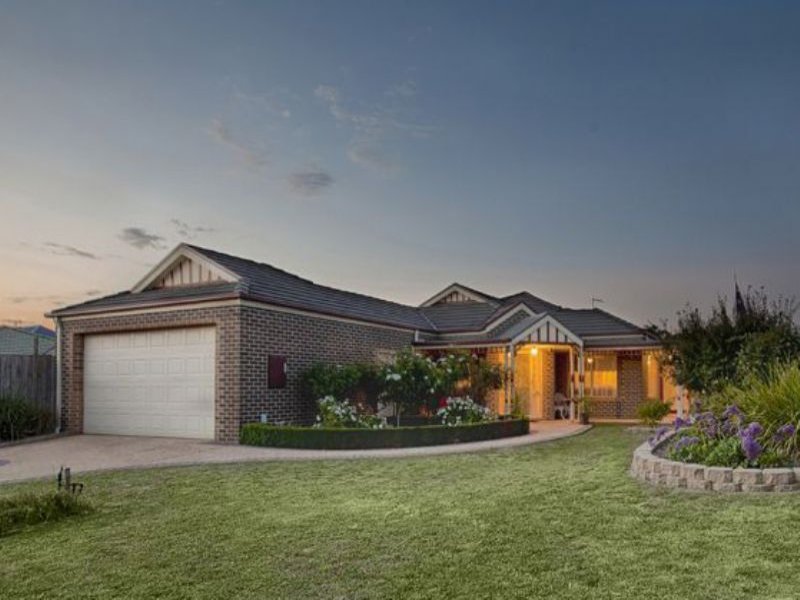 10 Prestwick Green, Cranbourne, VIC 3977