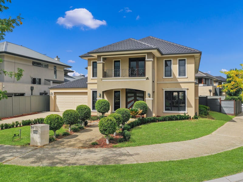 30 The Grange Caroline Springs Vic 3023 House For Sale Realestate Com Au