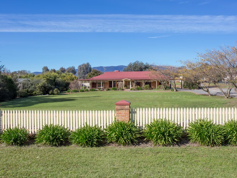 60 Currawong Road, Tumut, NSW 2720