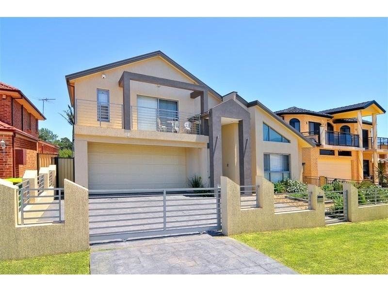 8 Pandora Street, Greenacre, NSW 2190