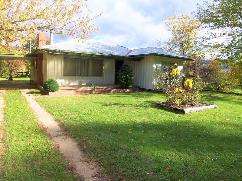 5798 Great Alpine Road, Eurobin, VIC 3739