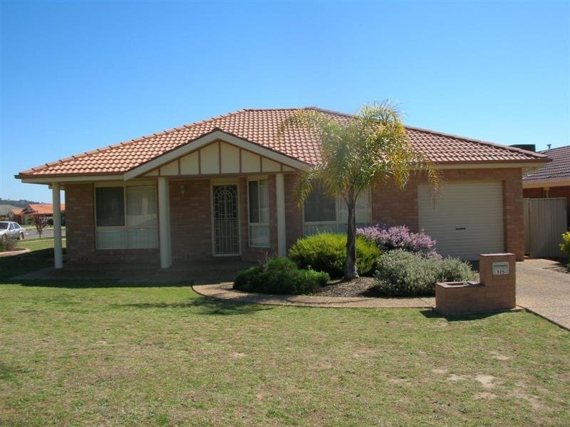 1/5 Paldi Cres, Glenfield Park, NSW 2650