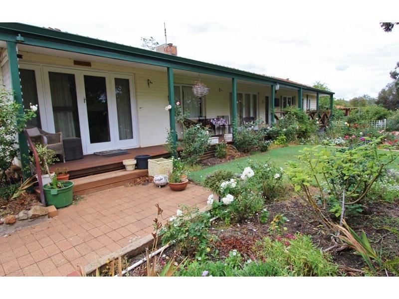 1 Buckingham Road, Kelmscott, WA 6111 Property Details