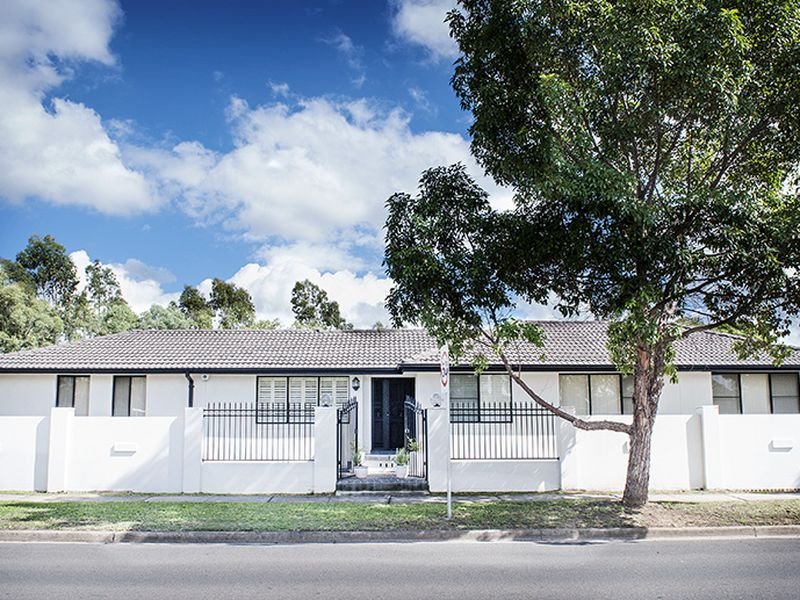 4 Westwood Street, Prairiewood, NSW 2176 Property Details