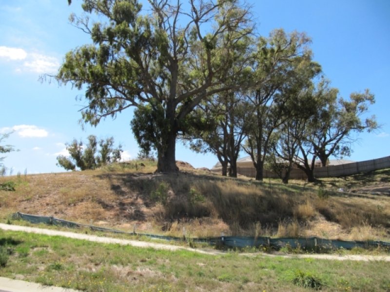 29 Dumbarton Way, Gisborne, VIC 3437