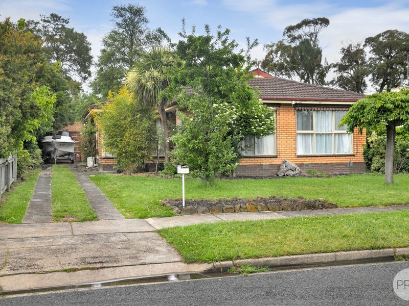 19 Ivanhoe Street, Wendouree, VIC 3355