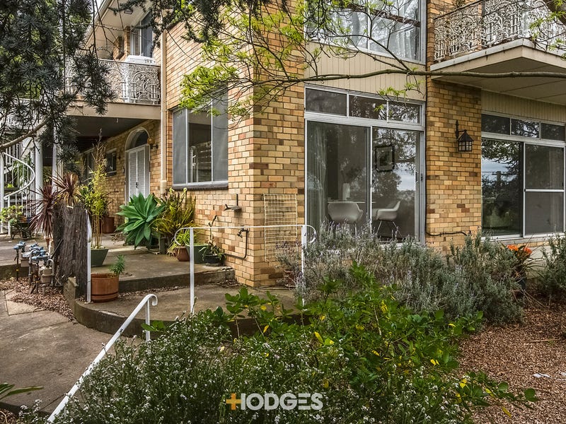 1/12 Cedar Grove, Highton, Vic 3216 Property Details