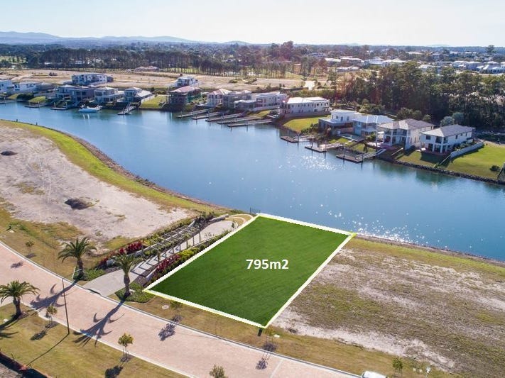 8831 The Point Circuit, Hope Island, QLD 4212