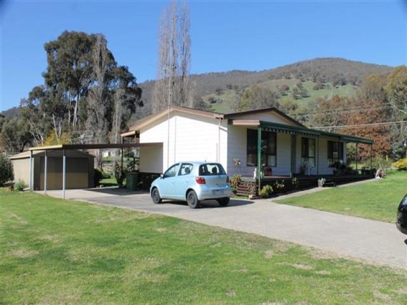 6 Dyring Street, Tallangatta, Vic 3700 Property Details