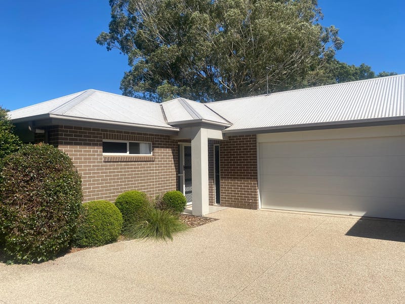 2/10a Warwick Street, Harristown, Qld 4350 Property Details