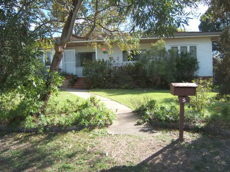 5 Jewel Street, Kenmore, QLD 4069