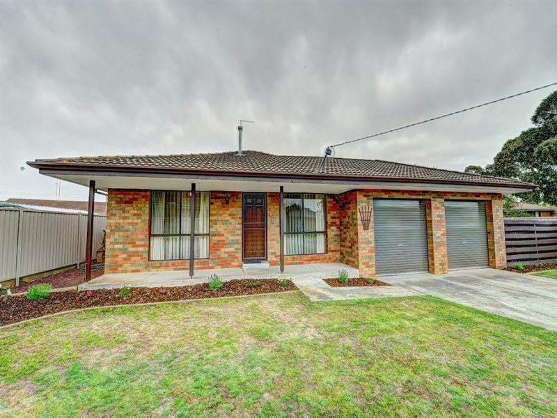 2 Mellor Court, Wendouree, VIC 3355