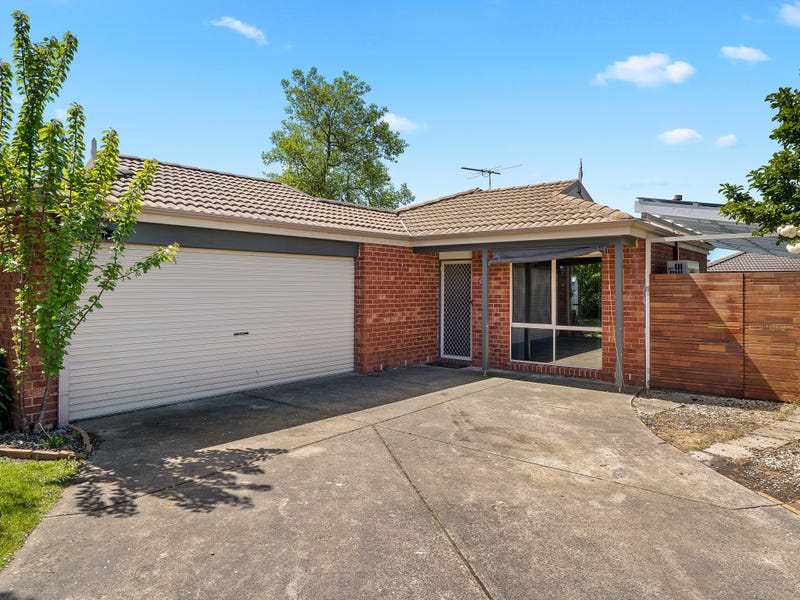 8 Joseph Court, Pakenham, VIC 3810