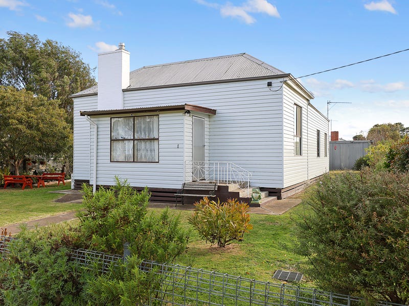 1 Heriot Street, Lismore, Vic 3324 House for Sale